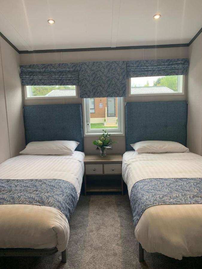 Graceland With Hot Tub * Barmby on the Moor